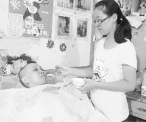 “孝女董云带母上学”续  姐姐求职被德伦口腔录用